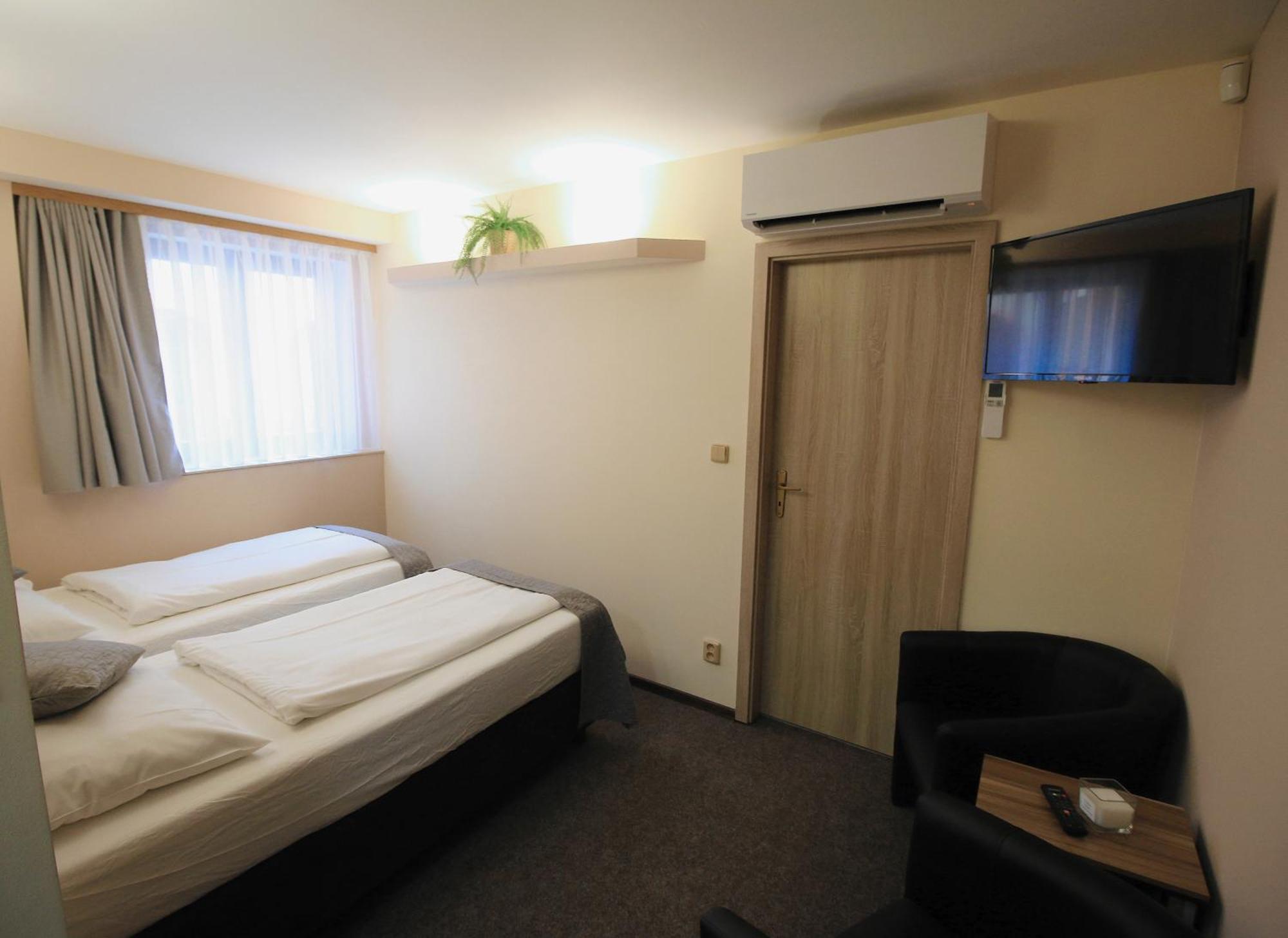 U Admirala Hotel Kladno Exterior photo